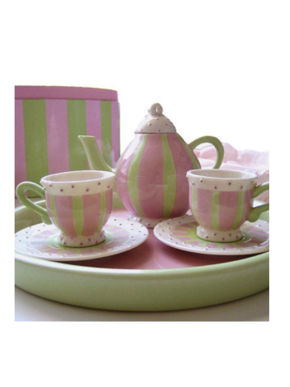 SOUTHERN LIVING Margaux’s tea set